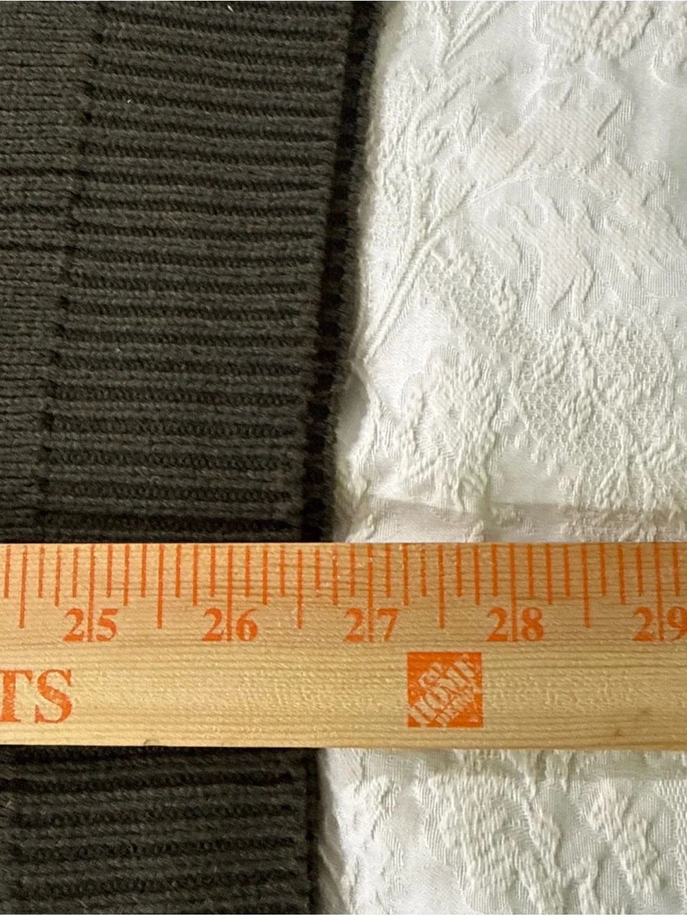 Vintage Arrow Thick Mens XL Sweater Pull Over Olive Green Crew Neck Squares